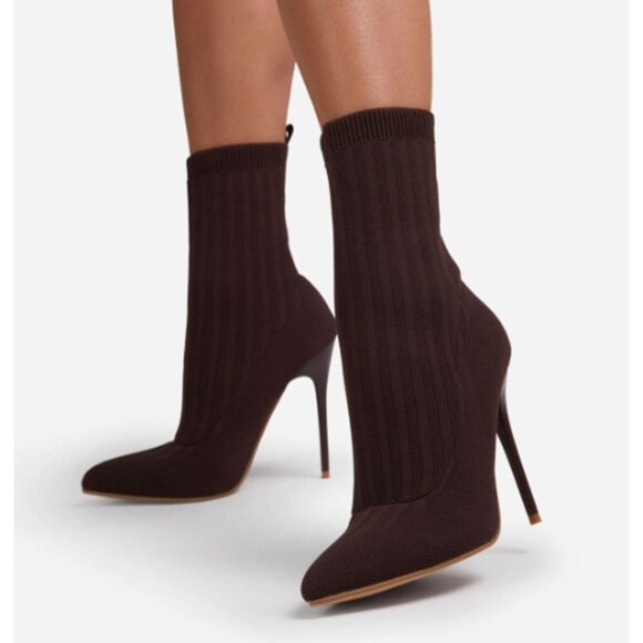 WOMENS RIBBED KNIT POINTY TOE SOCK ANKLE BOOTS Chocolate Size 8.5 - Picture 1 of 1
